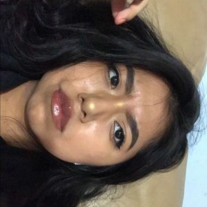 Meet your Posher, Cynthia